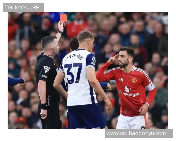 差点出事！热刺后场出球被断，勒温得球后扫射高出横梁