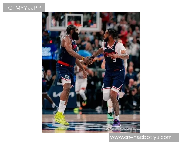 快船官方确认比尔因背部不适明日对阵开拓者出战存疑