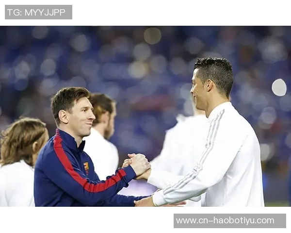 梅西与C罗再创辉煌38岁梅西17次入选最佳40岁C罗15次紧随其后