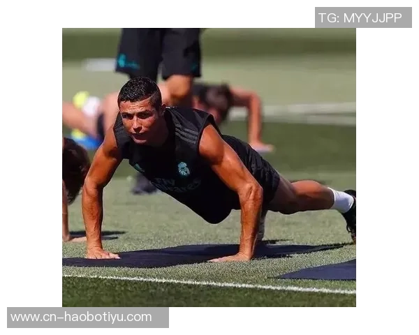 C罗40岁依然体脂率7的秘密：每日四小时训练与六餐五次睡眠揭秘